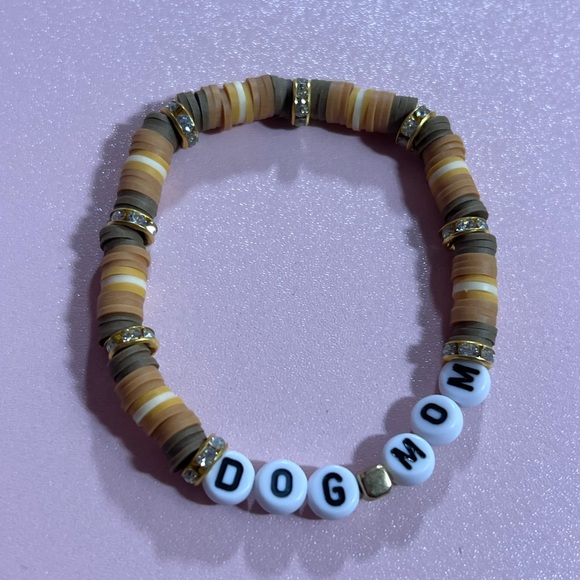 Dog Mom Beaded Bracelet - Picture 3 of 3